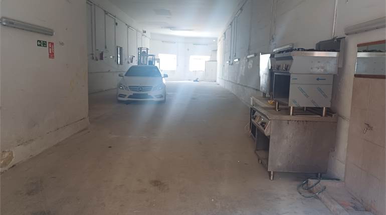 Qormi (Handaq) - Corner Industrial Block