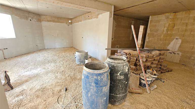 Safi - 3 Bedroom Finished Ground Floor Maisonette + Garage