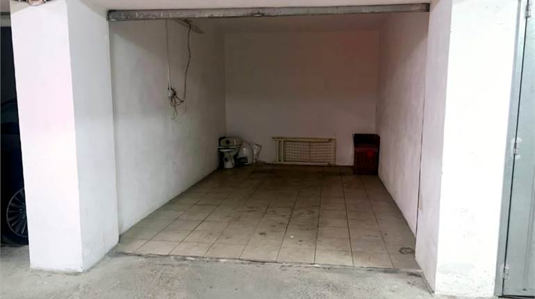 Gzira -1 Car Garage at level -1 