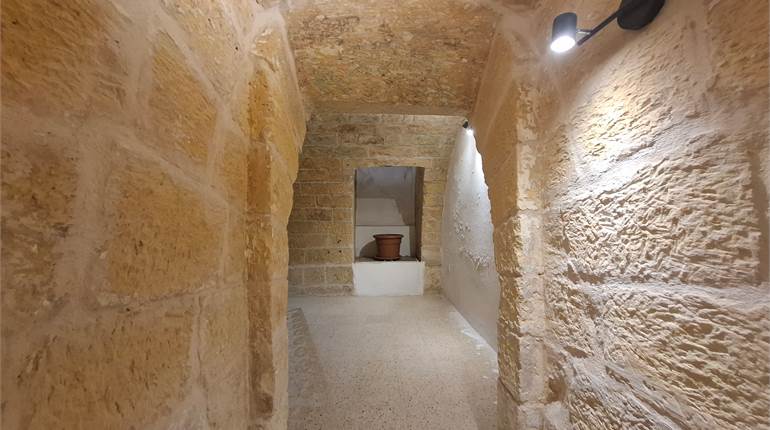 Bormla - 1 Double Bedroom Furnished Townhouse in Uca