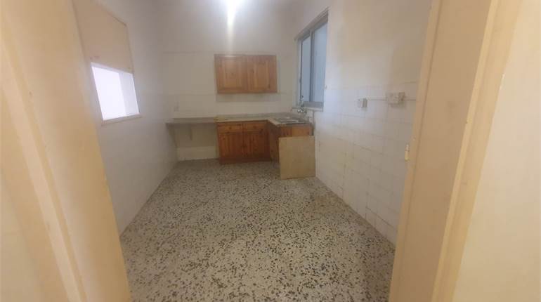 Bugibba - 3 Bedroom Older Type Ground Floor Maisonette 