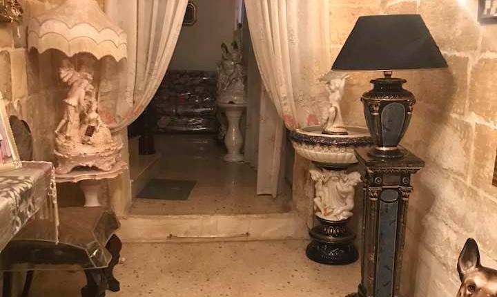 Birgu - Converted 3/4 Bedroom Townhouse + Roof