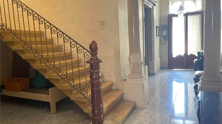 Luqa - 4 Bedroom Townhouse + Village Views