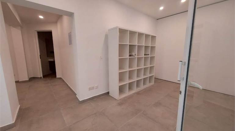 For Rent - Commercial  (Sliema - Tigne)