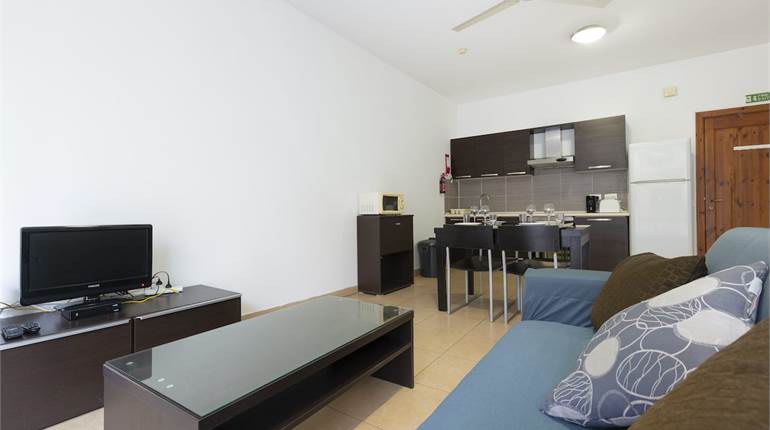 St' Julian's - 3 Bedroom Apartment 