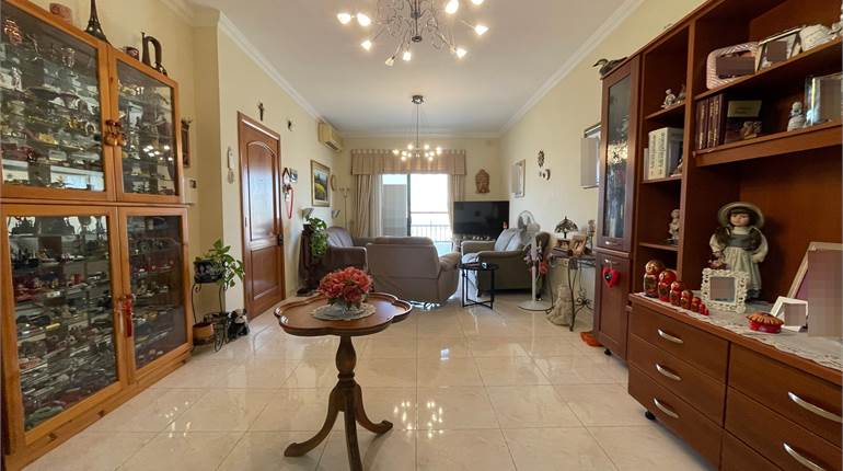 Bugibba - Highly Furnished Apartment 