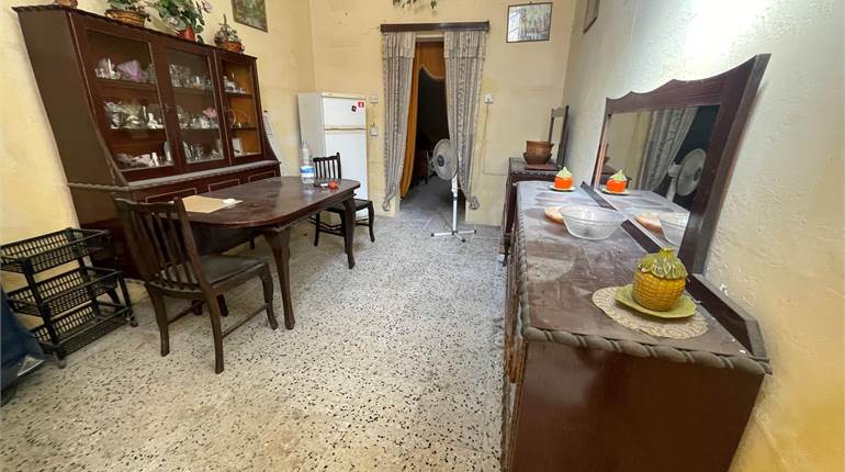 Marsa - Ground Floor Maisonette in an UCA area