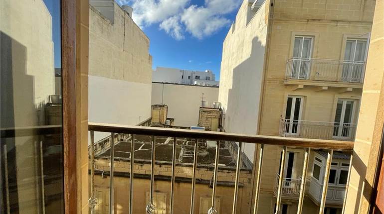 Sliema - 2 Bedroom Apartment 