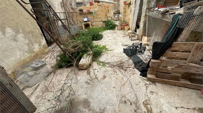 Zebbug - 213sqm Farmhouse + Central Courtyard