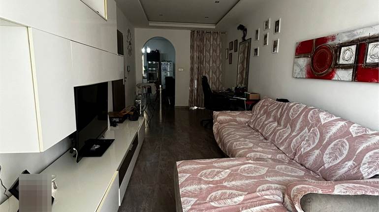 Paola - 3 BD Apt + Study + Washroom + Back Terrace