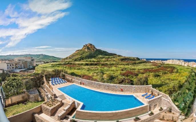 Marsalforn Gozo - 2 Bedroom Apt + Communal Pool