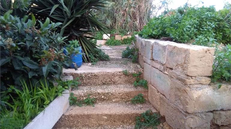 Zabbar - Farmhouse + Fields + Garage